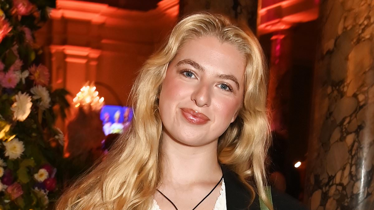 Anais Gallagher looks effortlessly stylish at VIP event