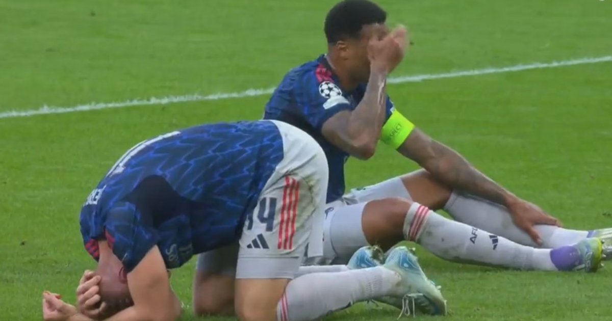 Arsenal star bloodied after sickening clash of heads during Champions League - Daily Star