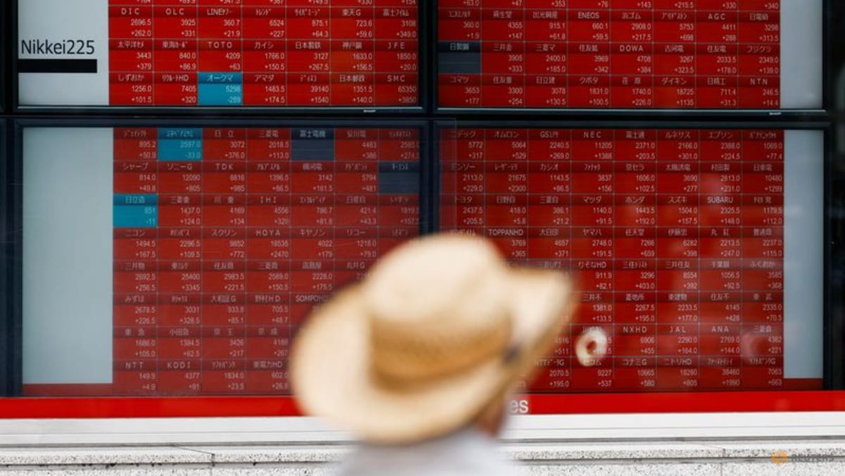 Asian shares to end big central bank week with gains, Nikkei hits record