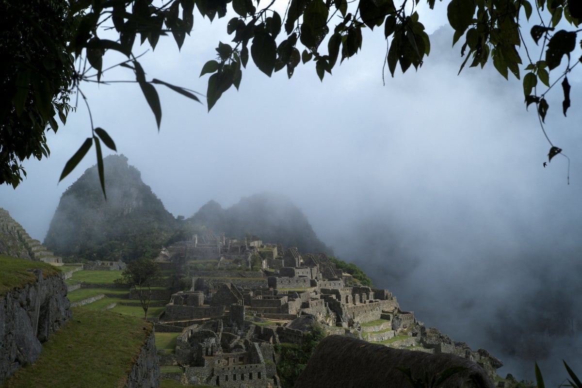 At least 900 tourists stranded near Machu Picchu due to protest