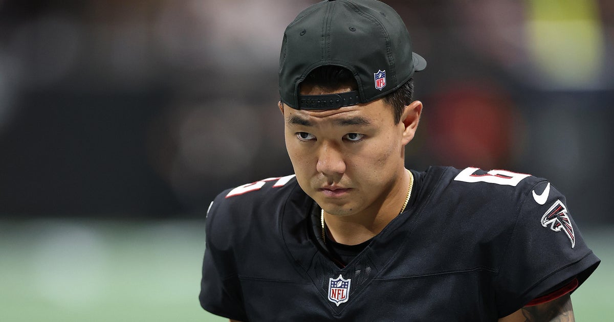 Atlanta Falcons cut longtime kicker Younghoe Koo, sign Parker Romo to active roster