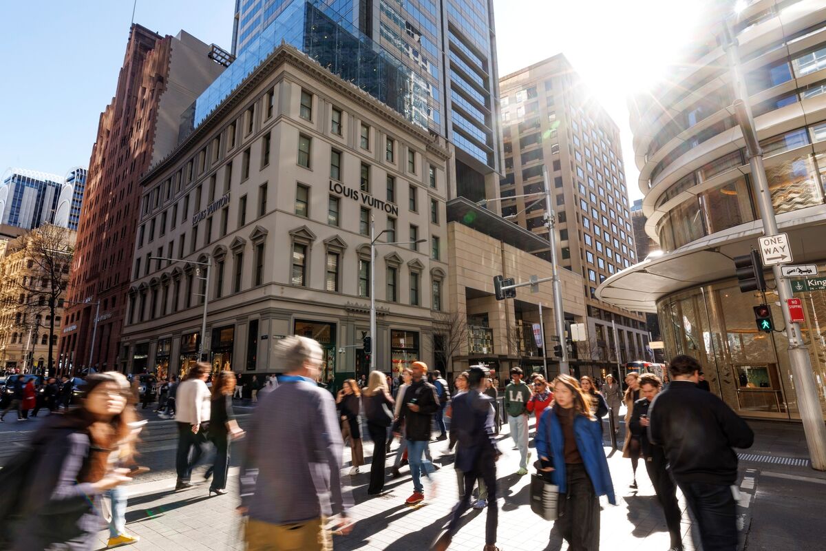 Australia's Fiscal Slowdown May Ease Productivity Pain, BE Says