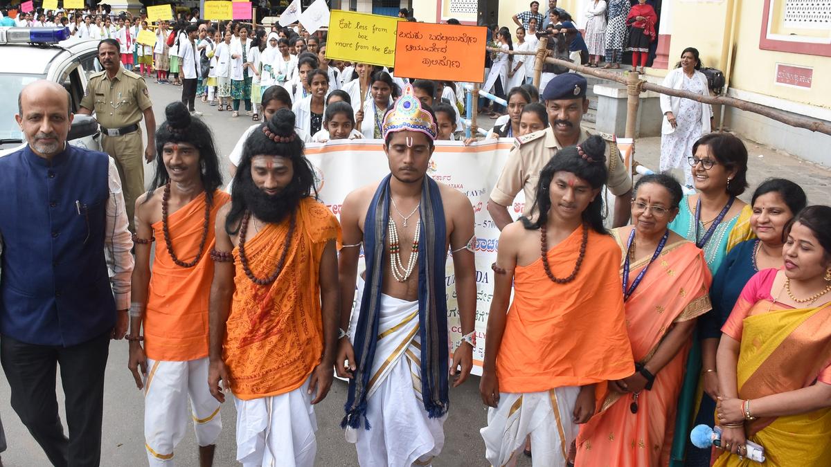 'Ayurpatha' walkathon in Mysuru held on World Ayurveda Day