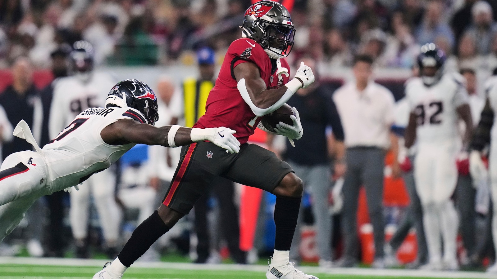 Baker Mayfield and Rachaad White rally Bucs to 20-19 win over Texans