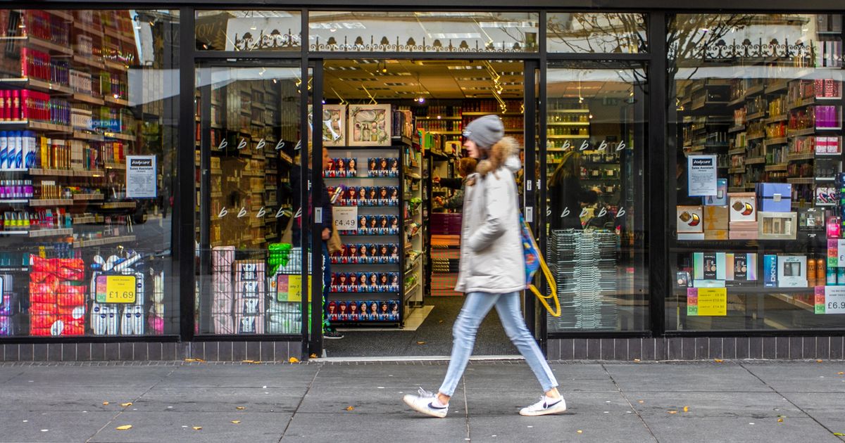 Beauty chain closing 14 stores today after collapsing into administration - The Mirror