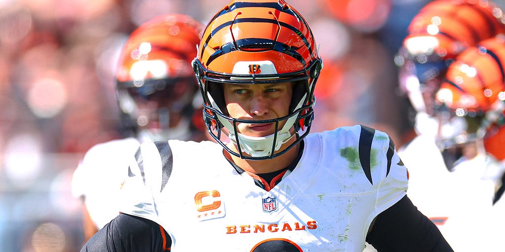 Bengals' Joe Burrow could miss 3 months as surgery an option for turf toe injury: report