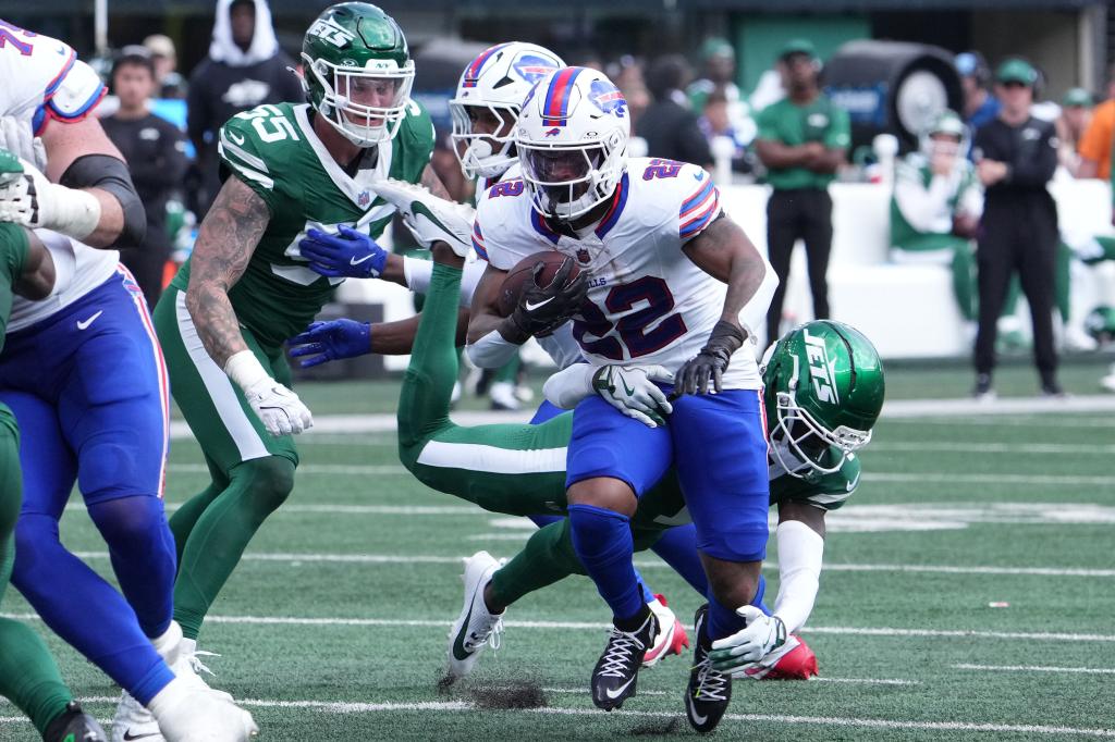 Bills vs. Dolphins prediction: NFL 'Thursday Night Football'...