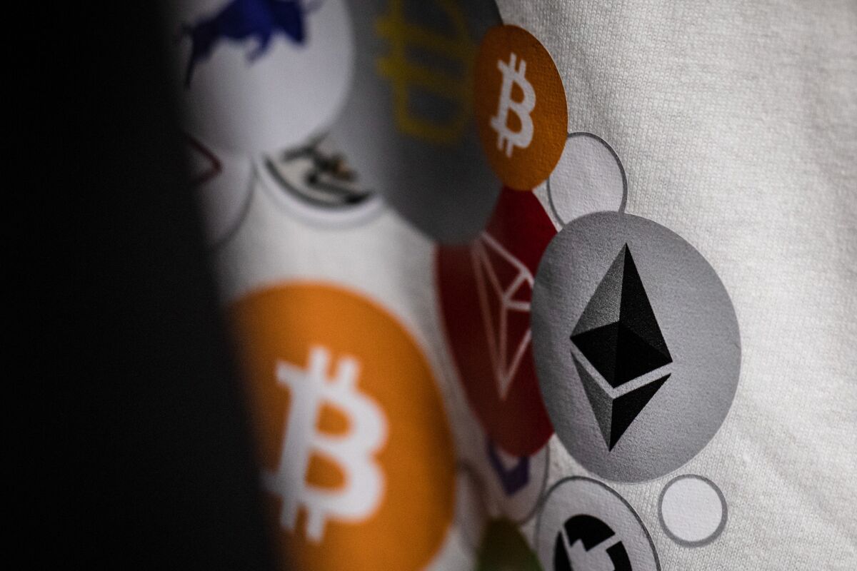 Bitcoin Fans Slam Billion-Dollar Rush for Altcoin Balance Sheets