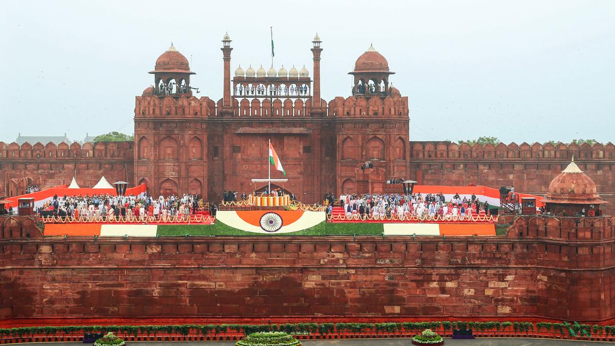 'Black crust' forming on Red Fort walls due to pollution: study