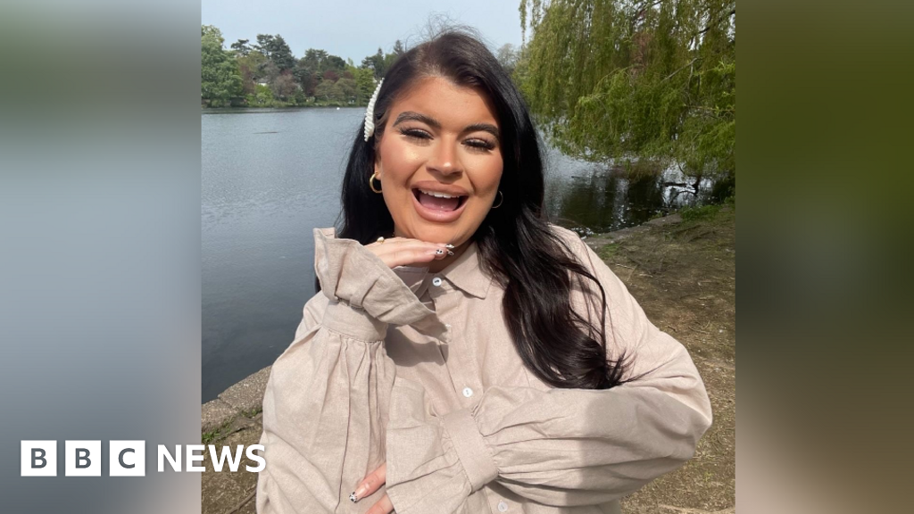 Borussia Dortmund apologises for mocking woman with stammer