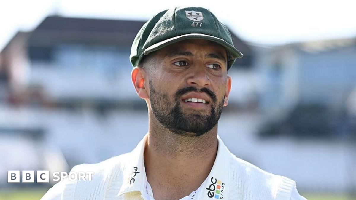 Brett D'Oliveira: Worcestershire skipper to miss One-Day Cup final