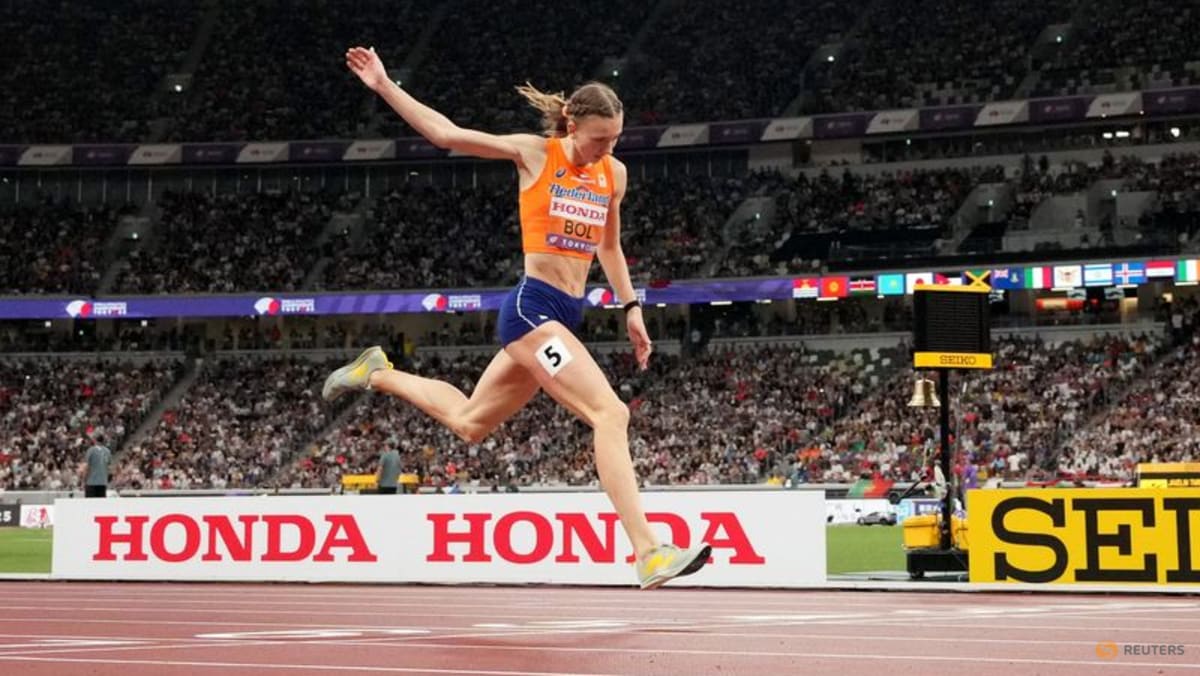 Brilliant Bol retains 400m hurdles title in style