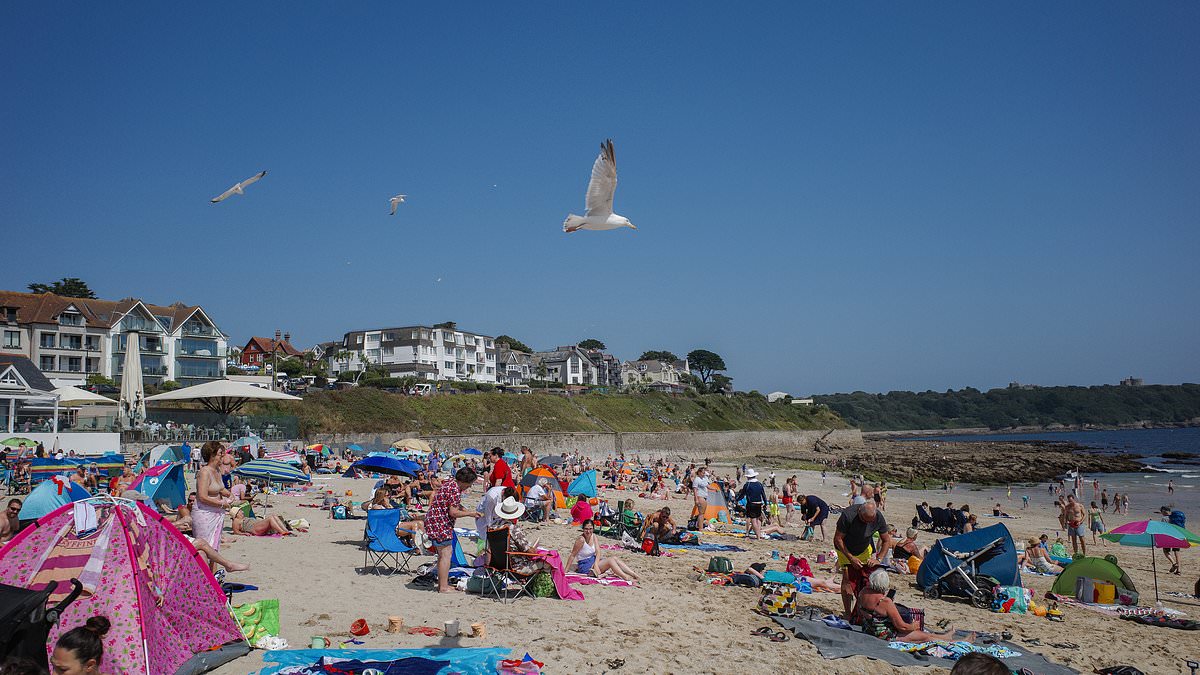 Brits clothes shopping during sunny August boosts retailers