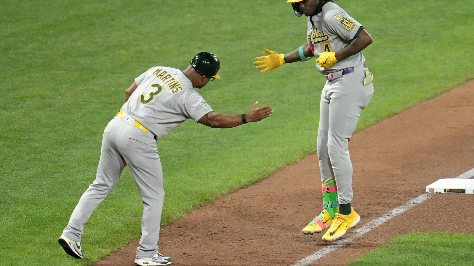 Butler and Kurtz homer to lead the Athletics past the Pirates, 4-3