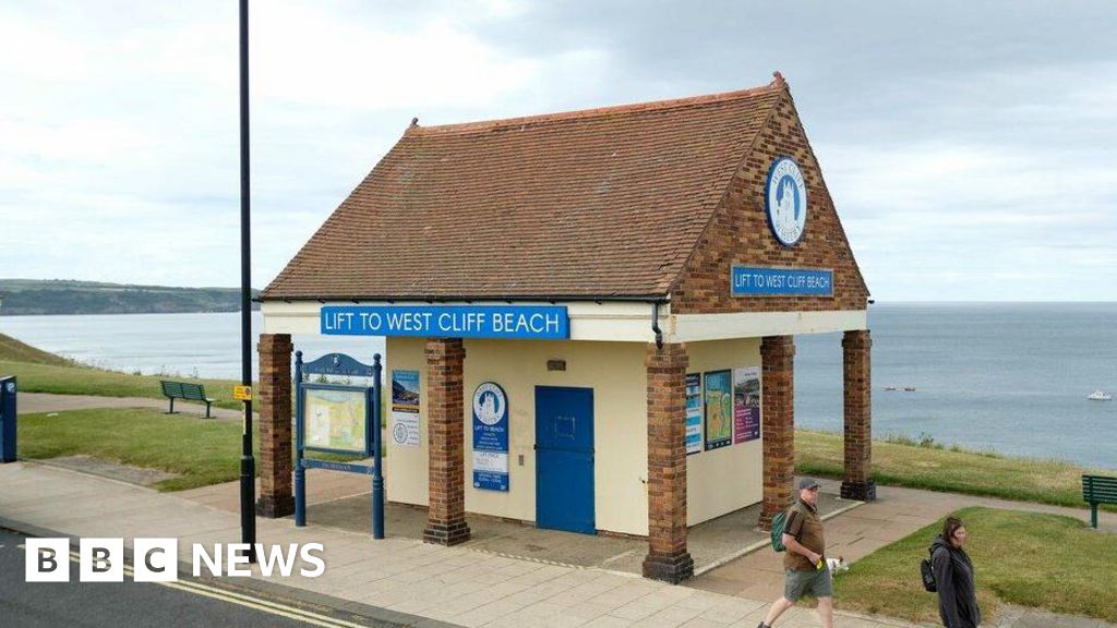 Campaign to save Whitby cliff lift backed by councillors