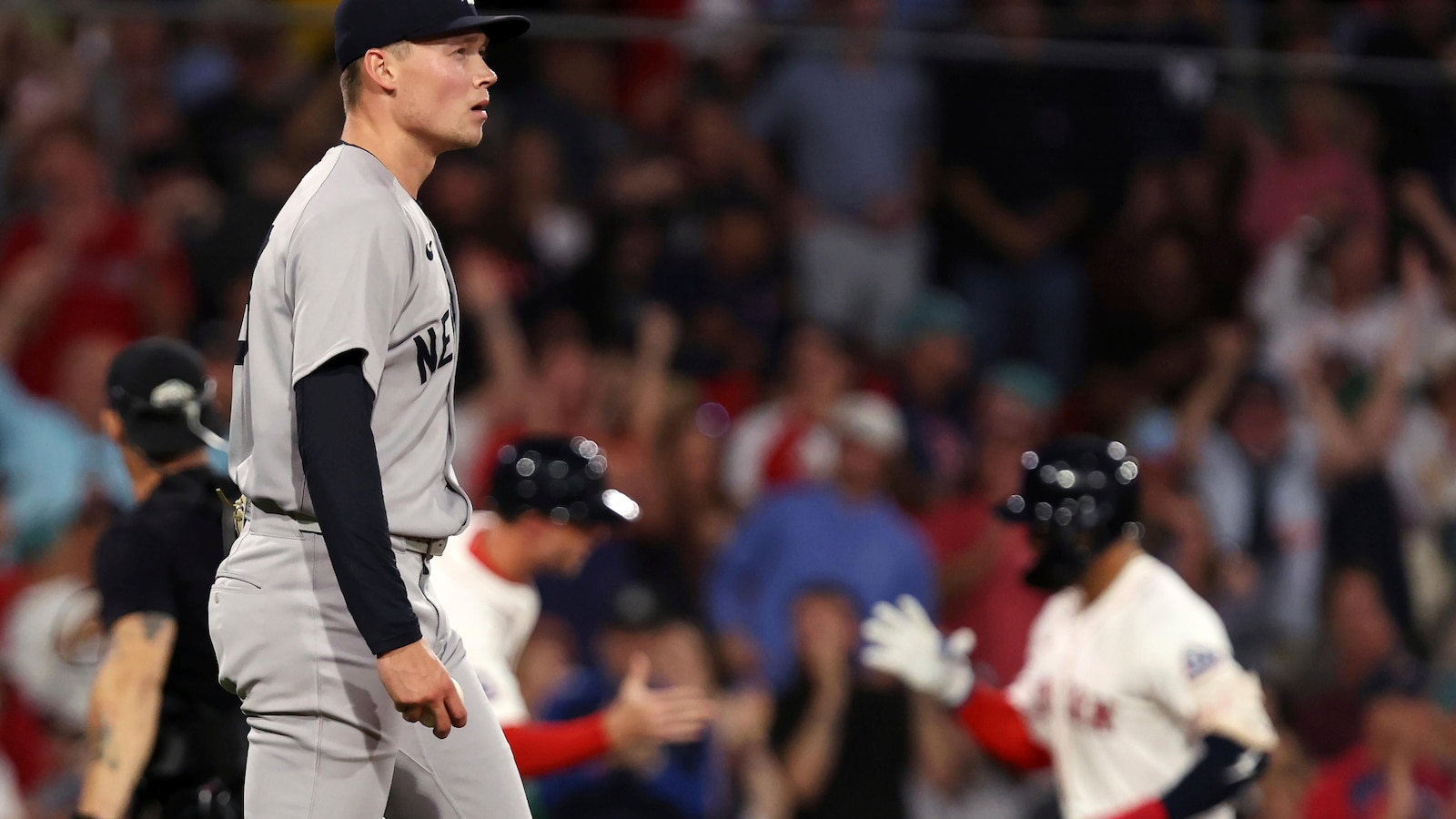 Carlos Narváez's solo HR caps 6-run 1st, Garrett Crochet fans 12 and Red Sox hold off Yanks 6-4