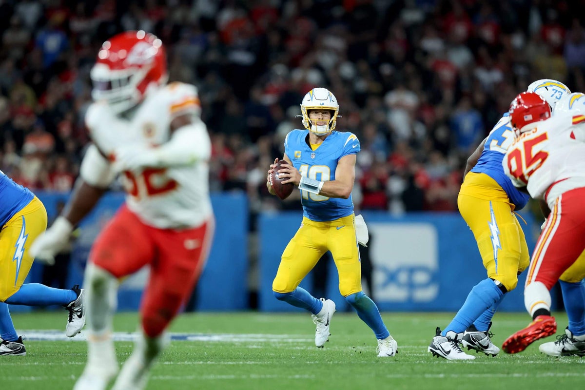 Chargers are hot, Chiefs are not. Can L.A. take advantage of Kansas City's slow start?