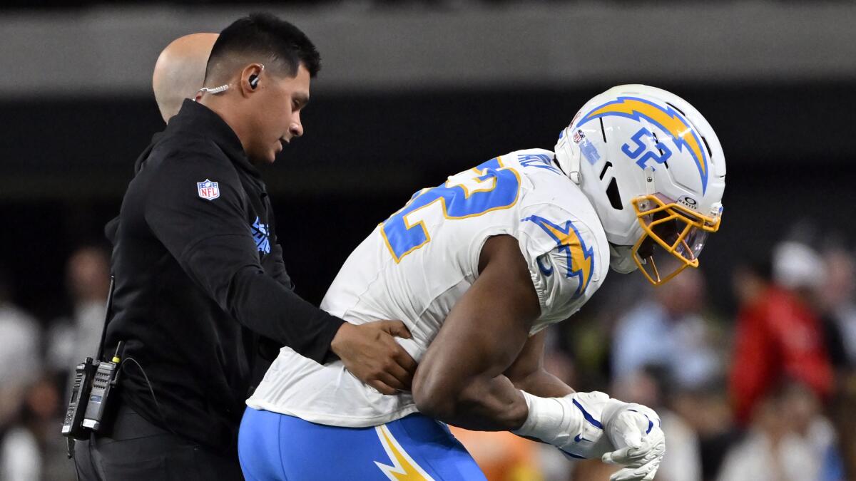Chargers avoid worst case scenario as Khalil Mack recovers from dislocated elbow