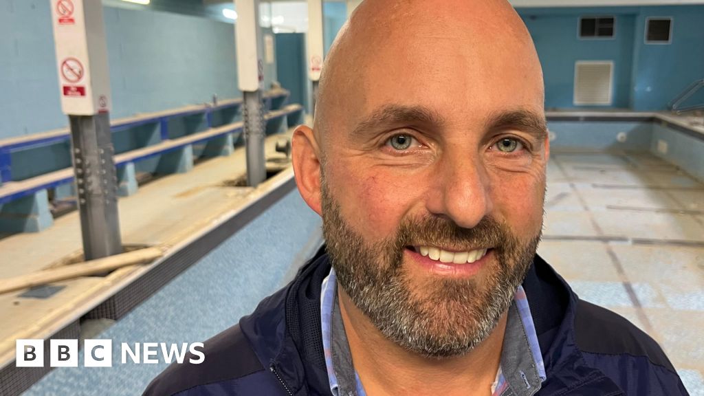 Chatteris swimming pool pleas for funds to reopen