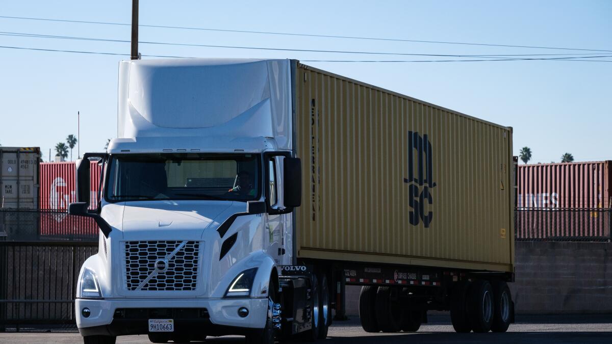 Contributor: Truck makers breaking emissions deal are hurting themselves  --  and all Californians