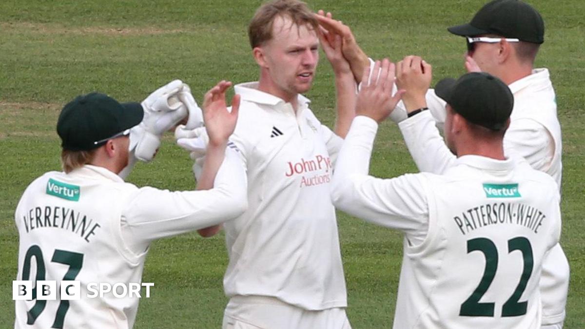 County Championship: Nottinghamshire set up victory chance at Surrey