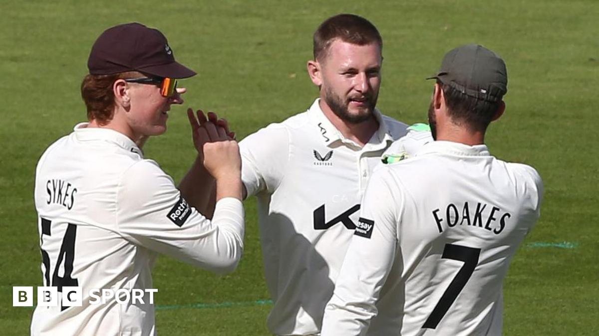 County Championship: Surrey v Notts - Fisher & Atkinson run through visitors