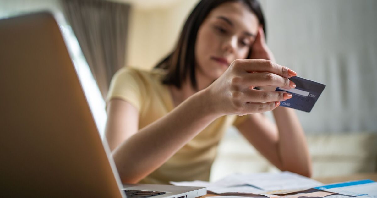 Current account holders in the UK issued £1,529 warning