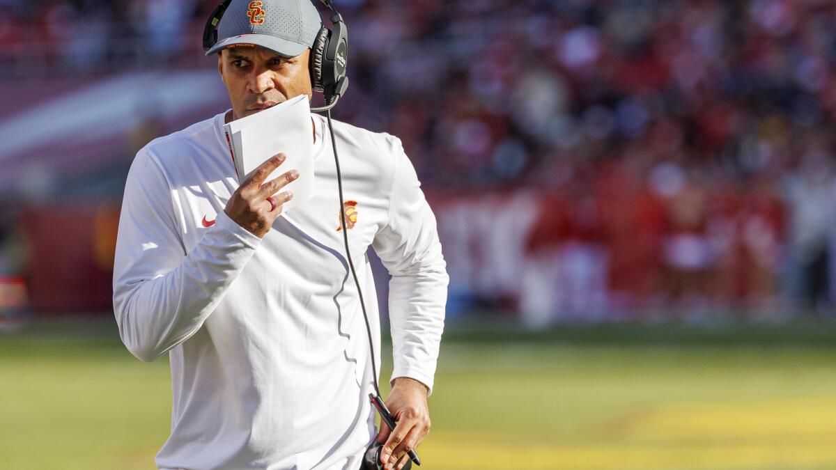 D'Anton Lynn says he hasn't been contacted by UCLA, and his focus is on USC's defense