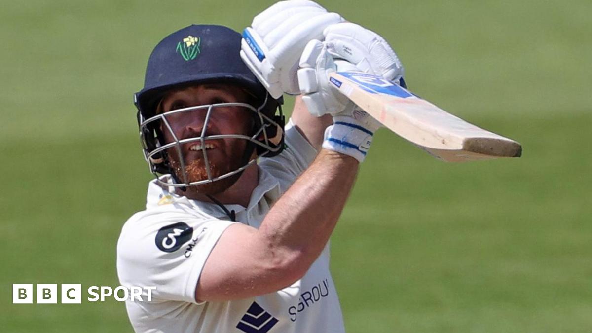 David Lloyd: Former Derbyshire and Glamorgan captain retires aged 33