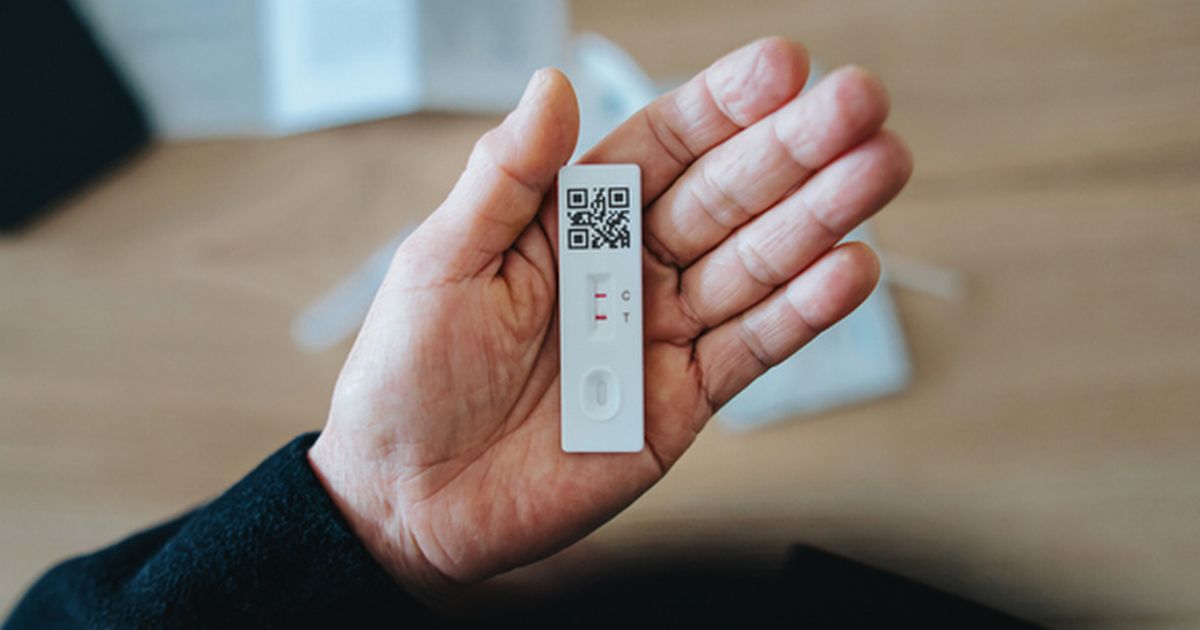 Doctor urges Brits to make three changes now as new Covid strain hits UK - The Mirror