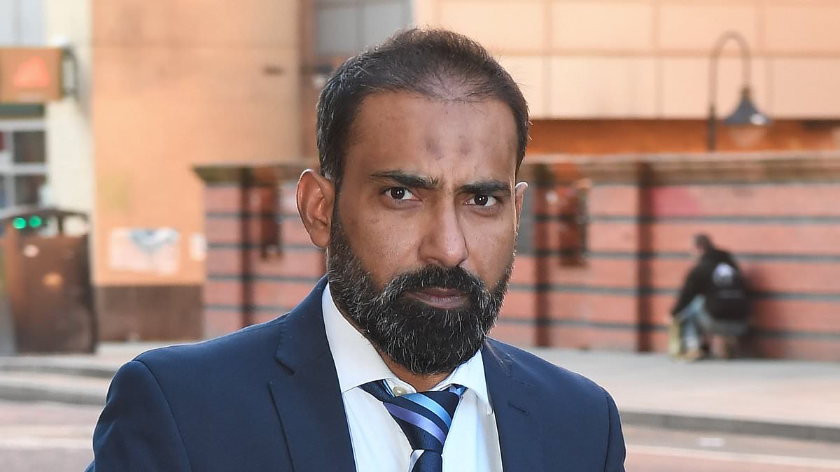 Doctor who abandoned patient to have sex with nurse can resume career