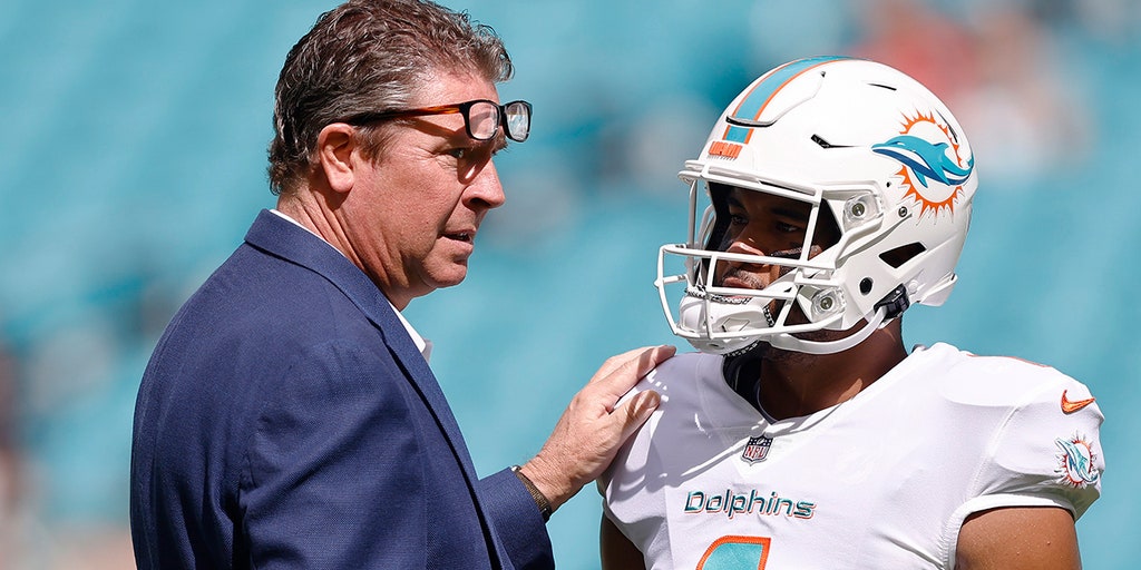 Dolphins legend Dan Marino remains confident team can overcome 0-2 record despite dreadful playoff stat