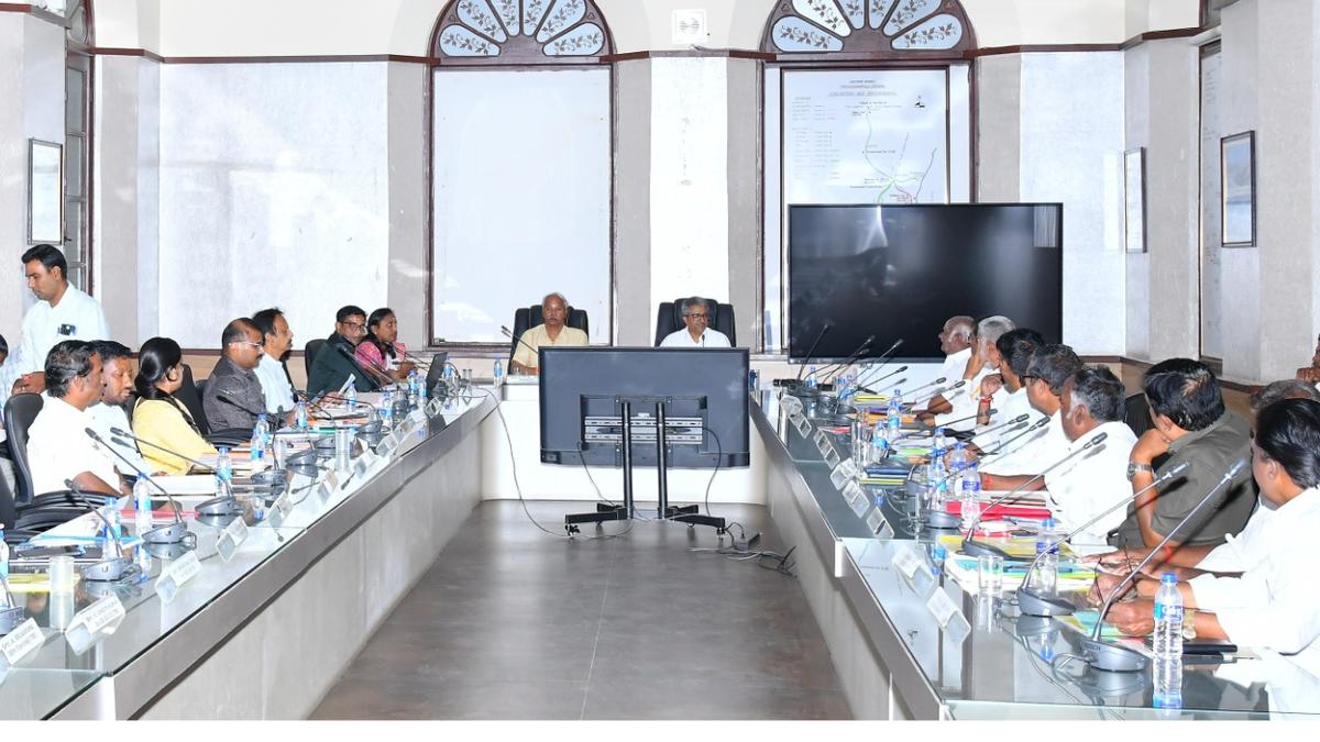 DRUCC members place a host of demands before  the railway authorities