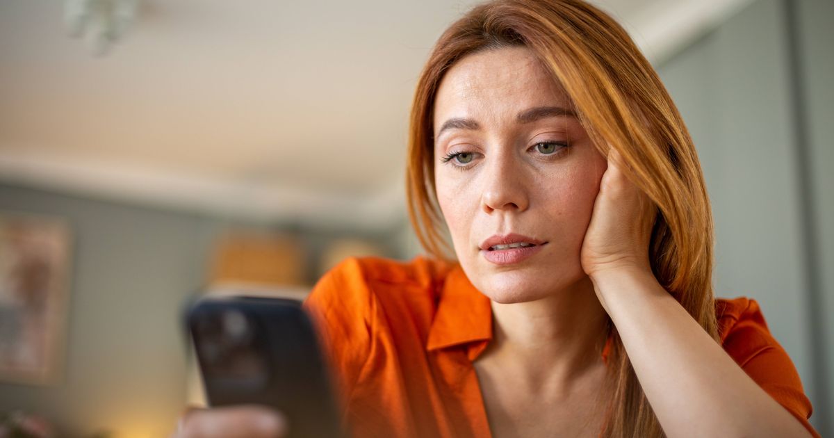 DWP warning as millions of Brits told to watch out for text messages - Daily Star