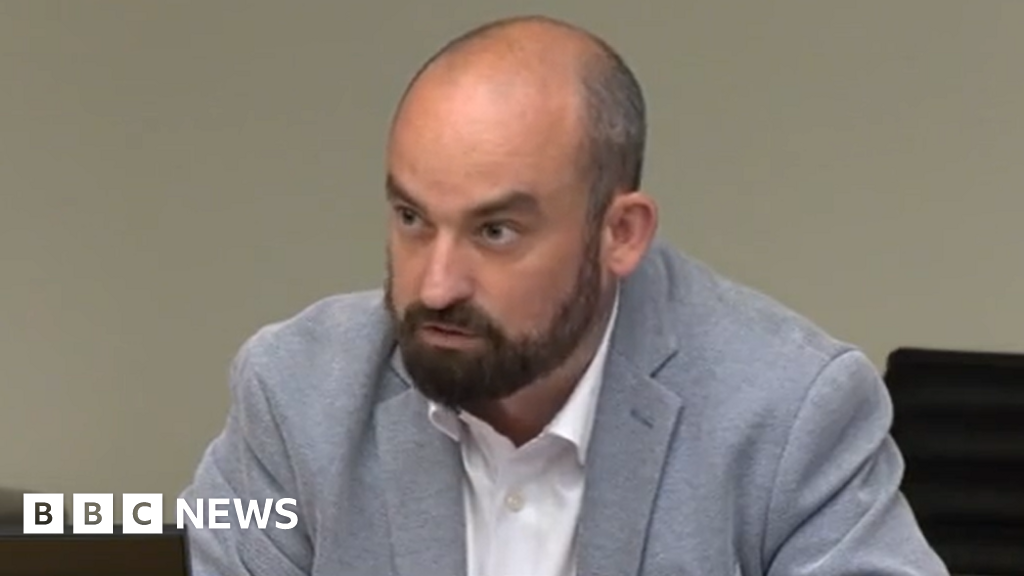 Eoin Hayes: Irish politician sorry over Barack Obama blackface costume