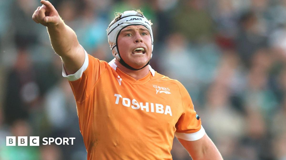 Ernst van Rhyn: Sale Sharks forward sign three-year contract extension