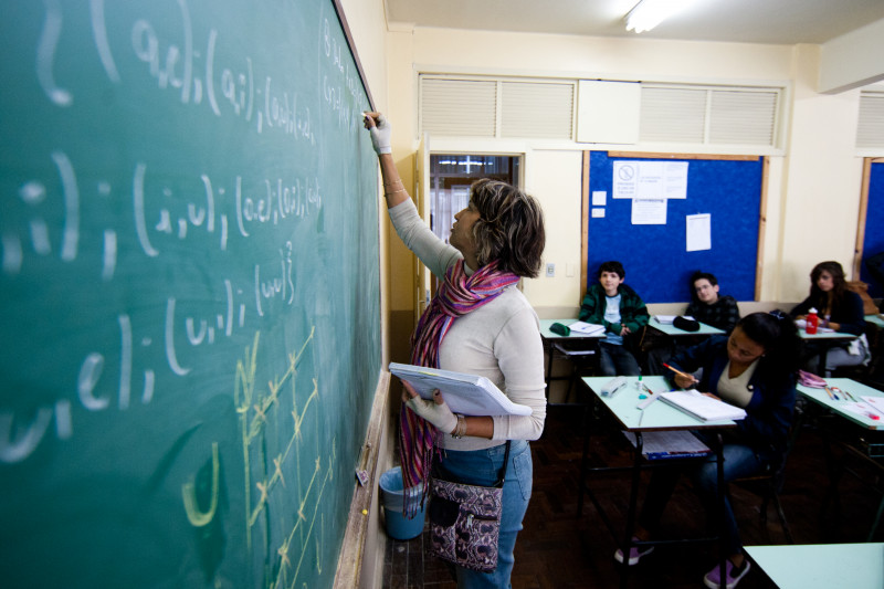 Especialista destaca falhas pré-pandemia no ensino público do RS