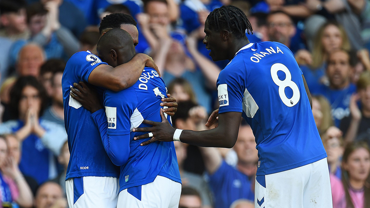 Everton beat Brighton in new stadium opener