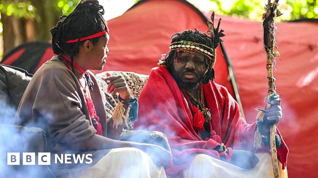Eviction of 'tribe' from Jedburgh woodland camp begins