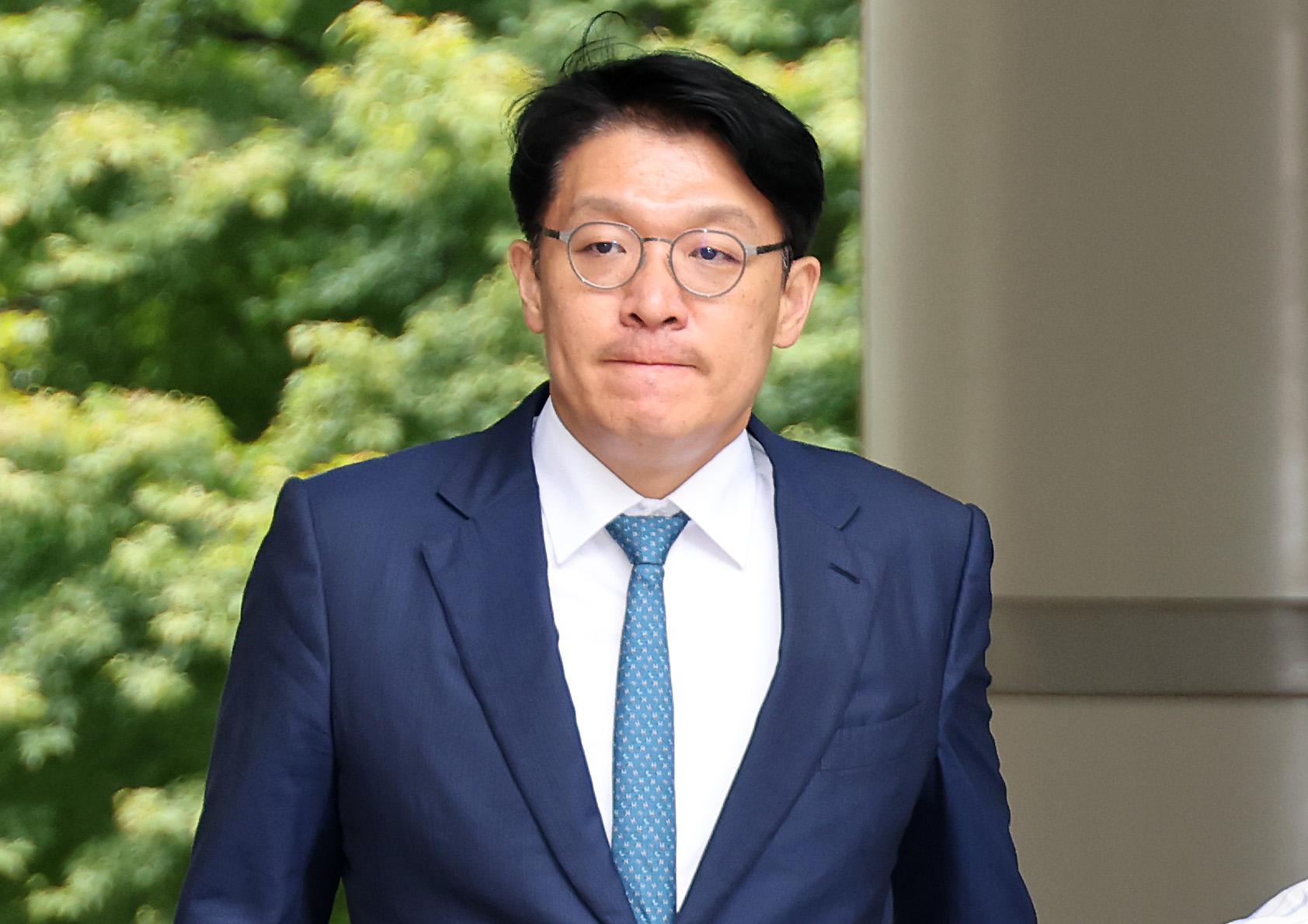 Ex-prosecutor linked to ex-first lady arrested over alleged bribery - The Korea Times