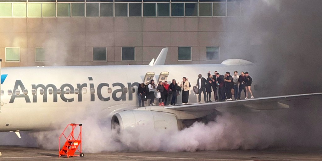 FAA instructs airlines to re-evaluate evacuation procedures