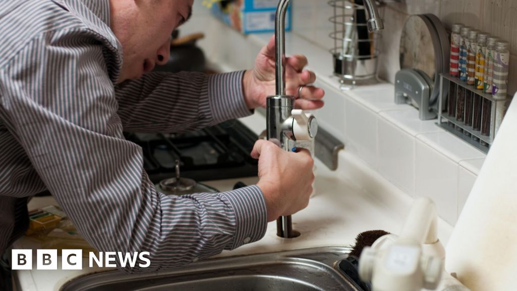 Fake council workers scam Brighton tenants over repairs