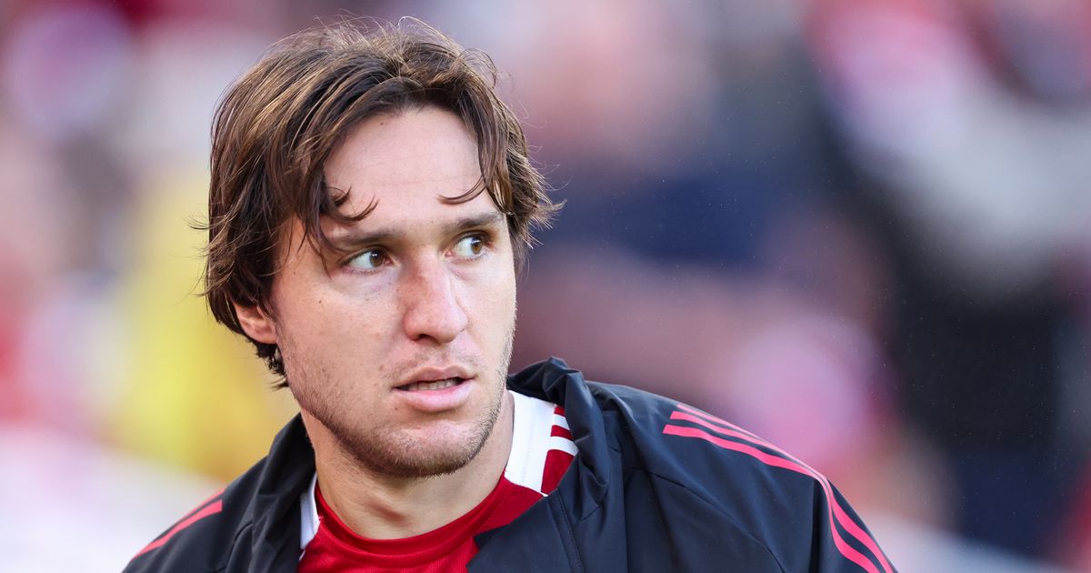 Federico Chiesa Liverpool absence defended as Arne Slot title claim made - The Mirror