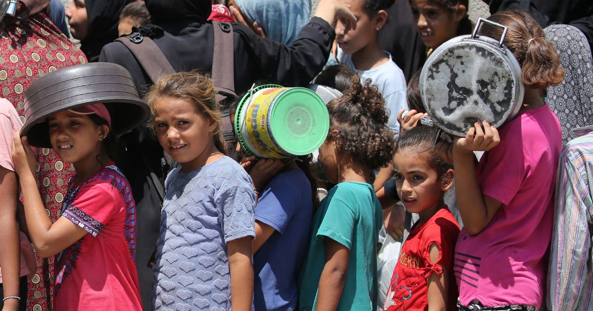 First group of severely ill children from Gaza arrive in UK for urgent NHS treatment - The Mirror