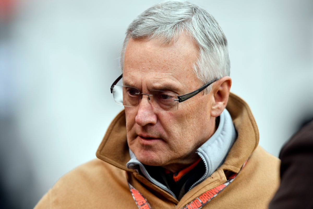 Former Ohio State football coach Jim Tressel, a political rookie, decides not to run for governor