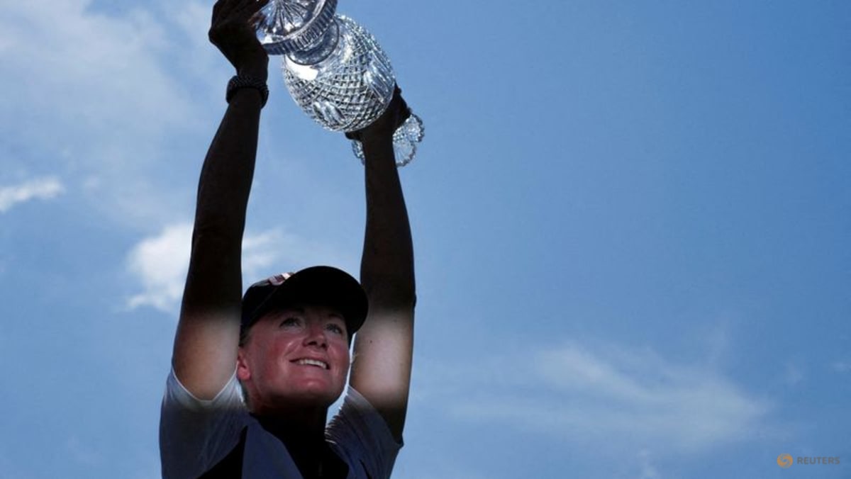 Former women's world No. 1 Lewis to retire at end of 2025