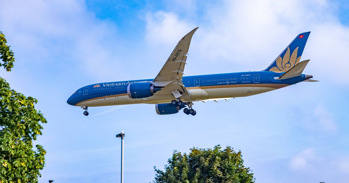 Full list of 14 airlines operating from UK banning one item onboard flights - The Mirror