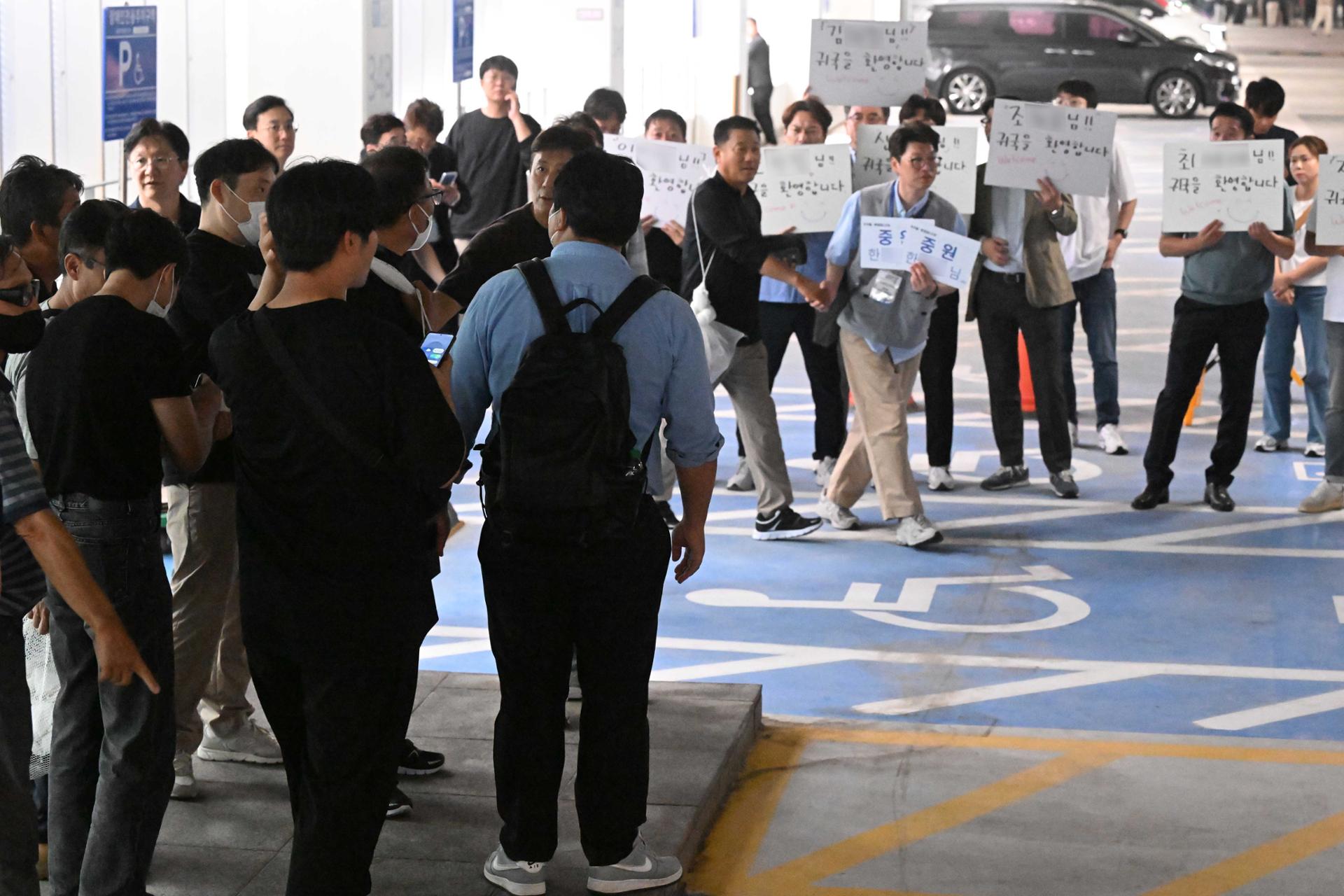 Gov't to launch joint review of possible rights violations in US raid with companies involved - The Korea Times