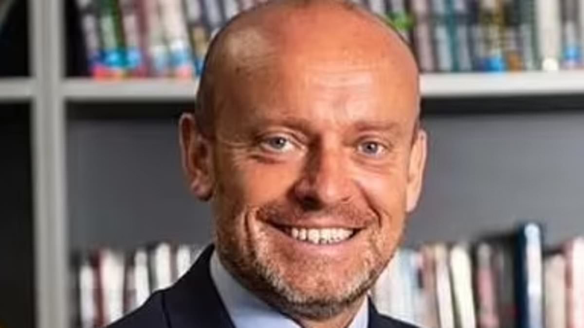 'Headmaster from hell' turns troubled school around