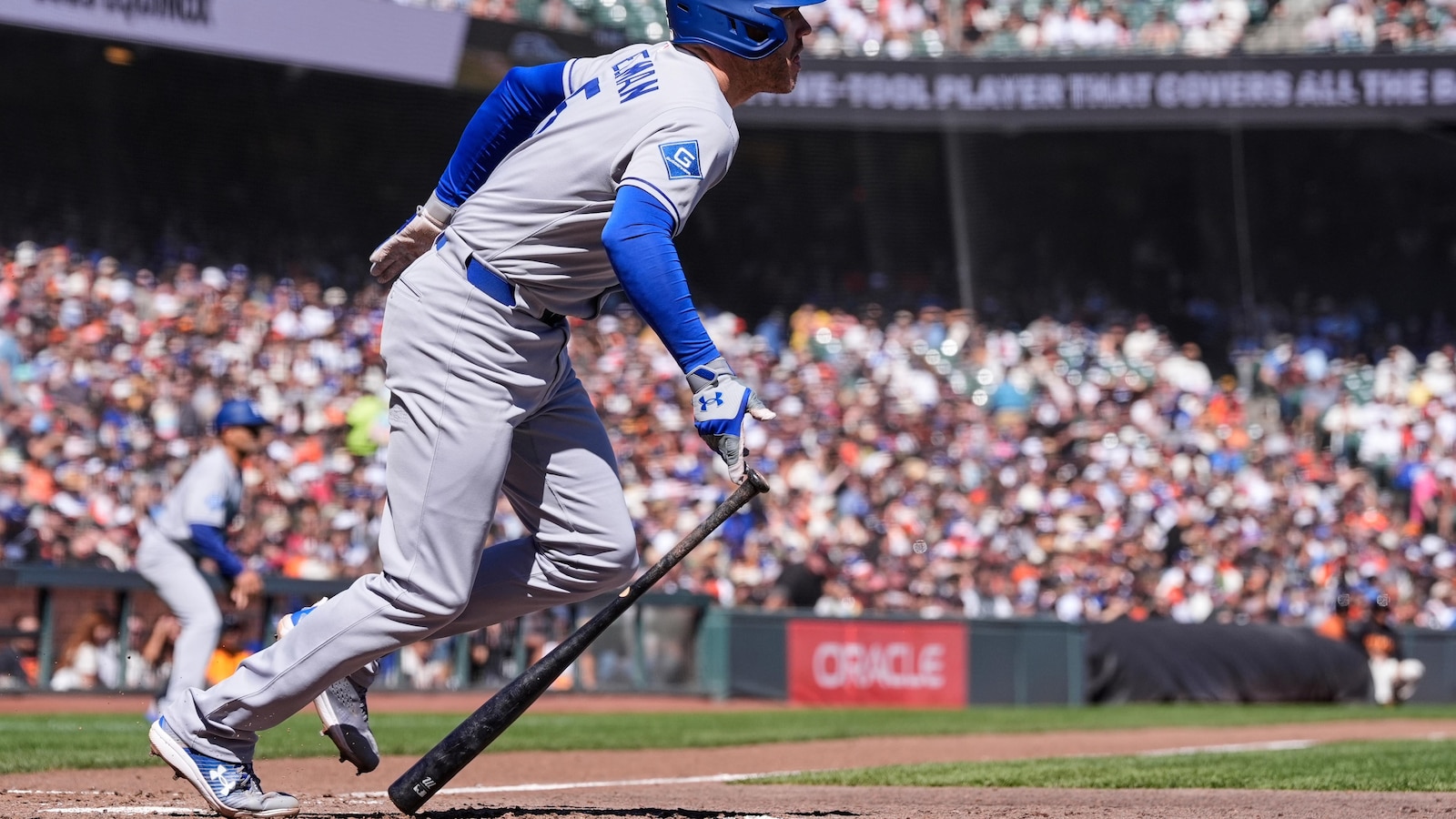 Hernández's 4 hits helps Dodgers to 10-2 win, drops Giants 1 1/2 games back for last NL wild card